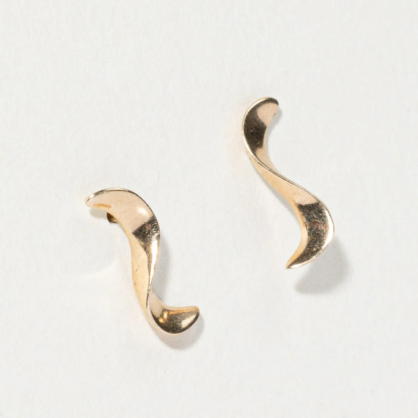 10k Yellow Gold Wavy Drop Earrings