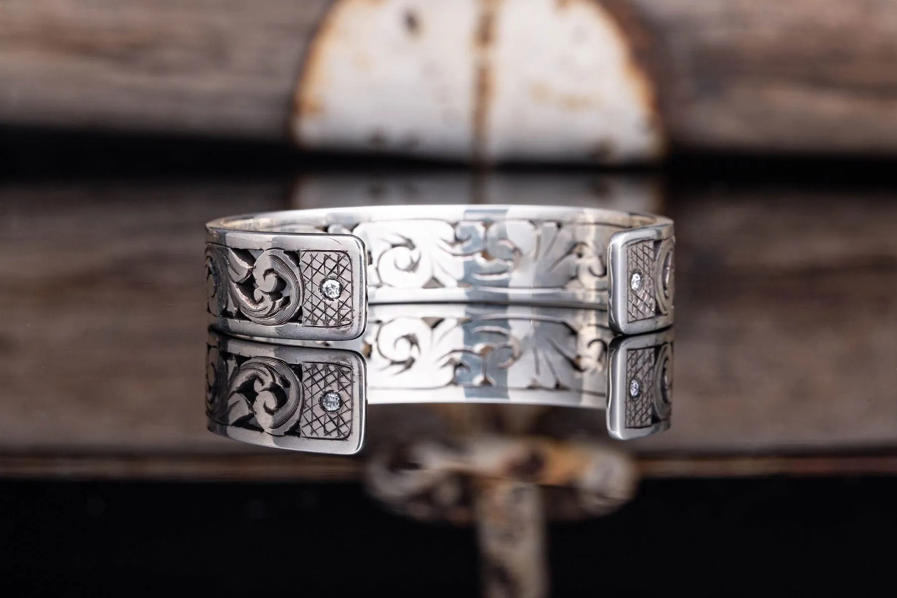 Barrow Cuff w/ Diamonds