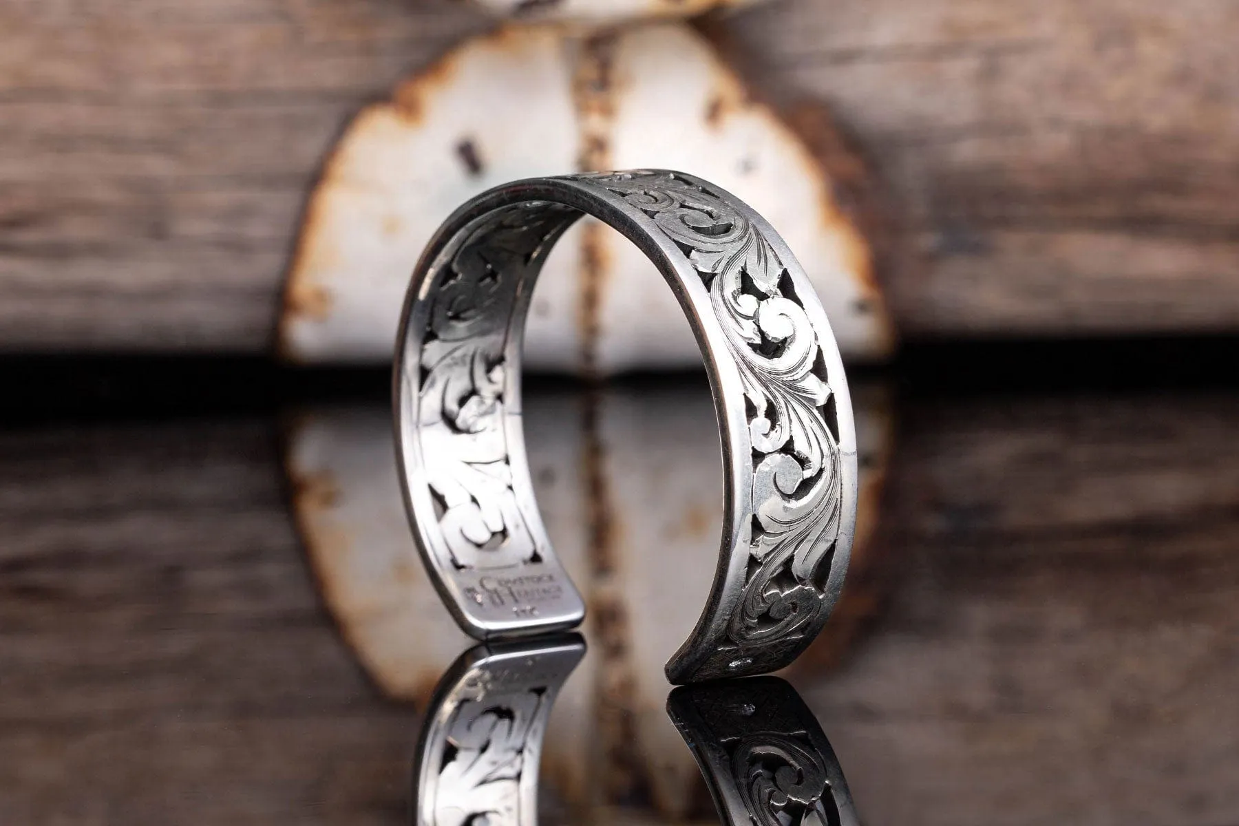 Barrow Cuff w/ Diamonds