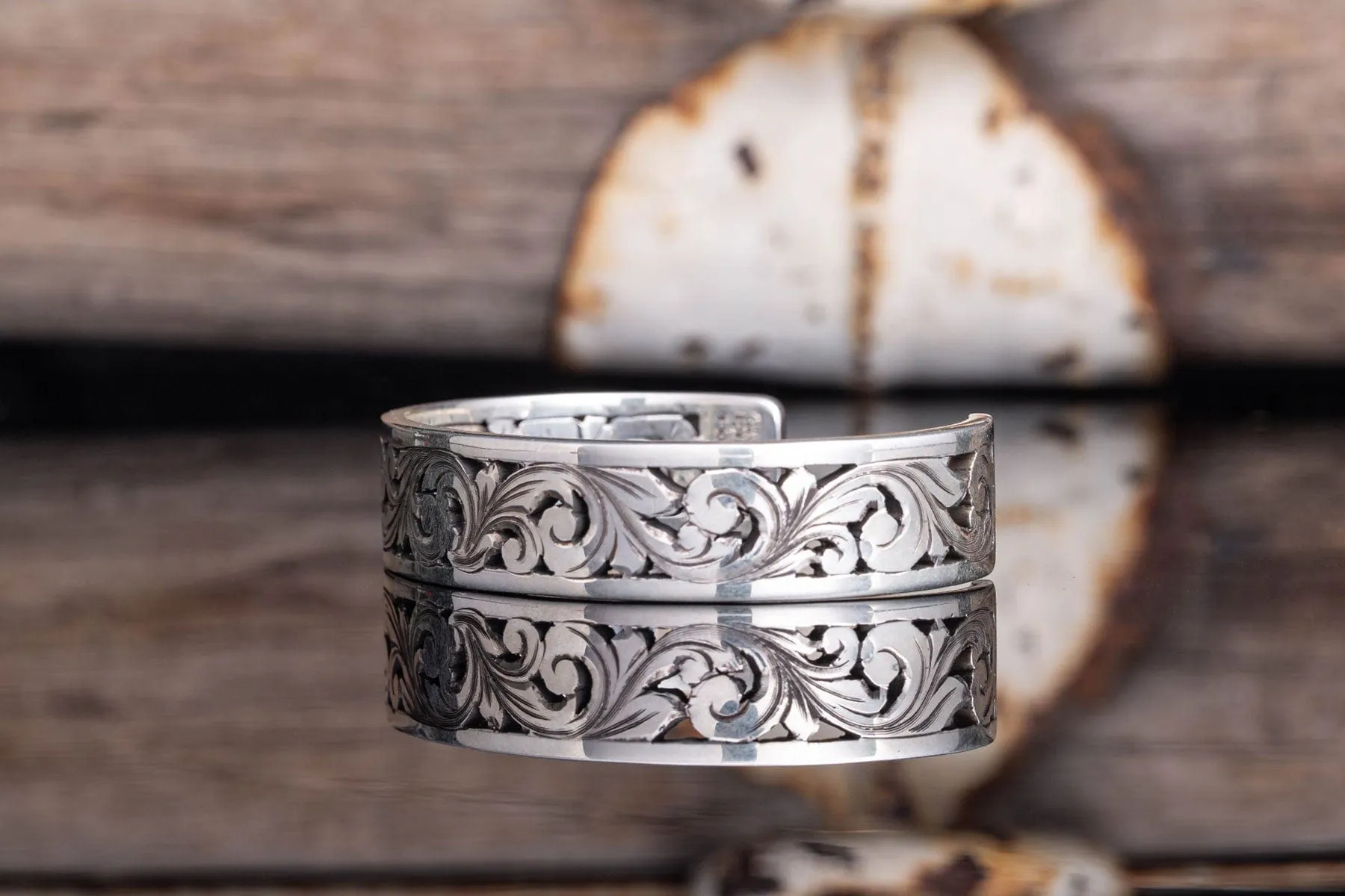 Barrow Cuff w/ Diamonds