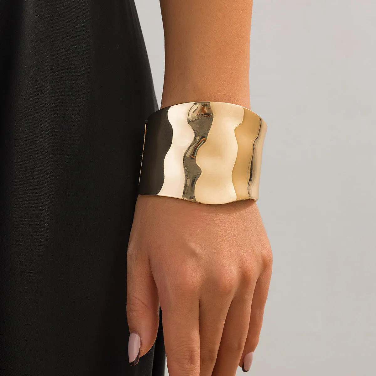 Chunky Ripple Wide Cuff Bracelet JLTB0674