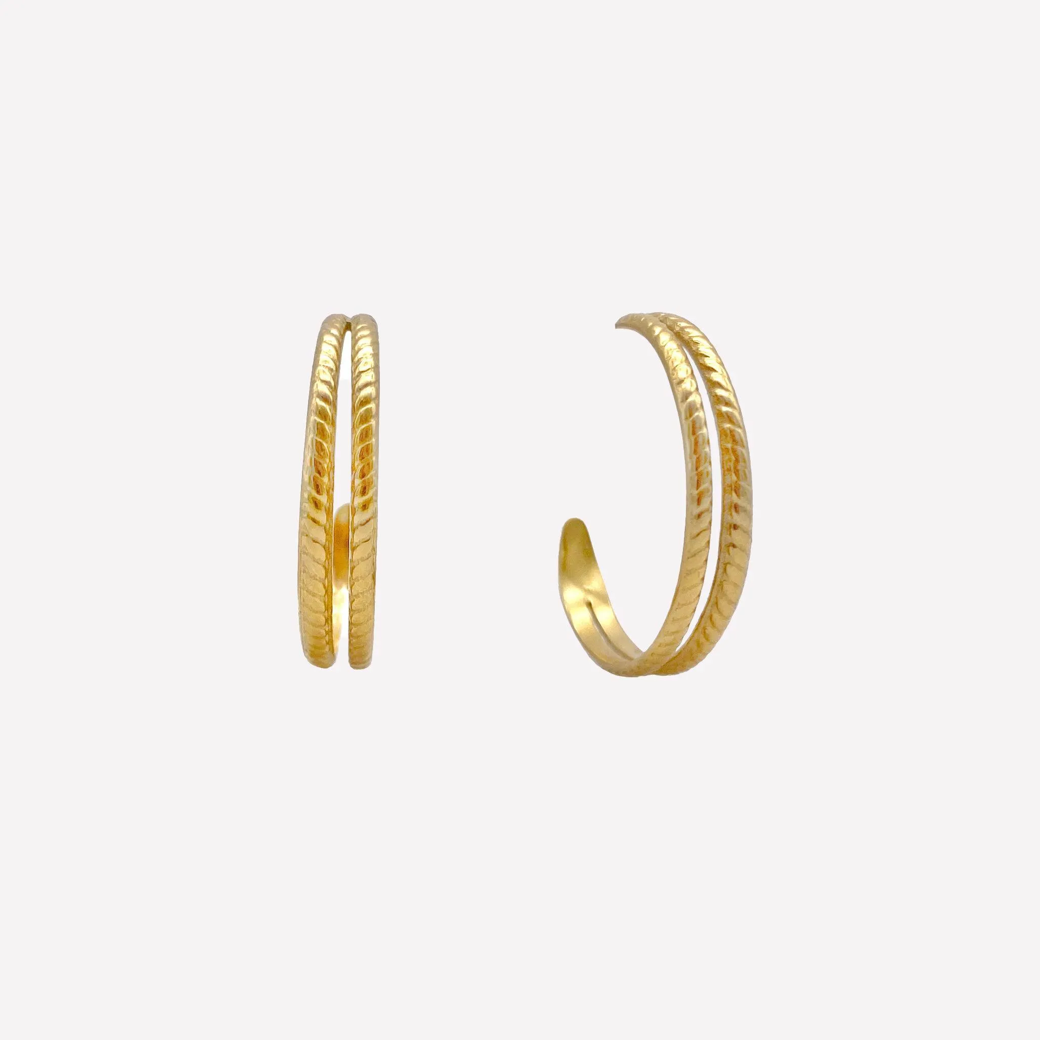 DOUBLE HOOP CLIP-ON EARRINGS IN GOLD