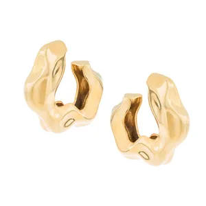 FEMININE WAVES HOOP EARRINGS