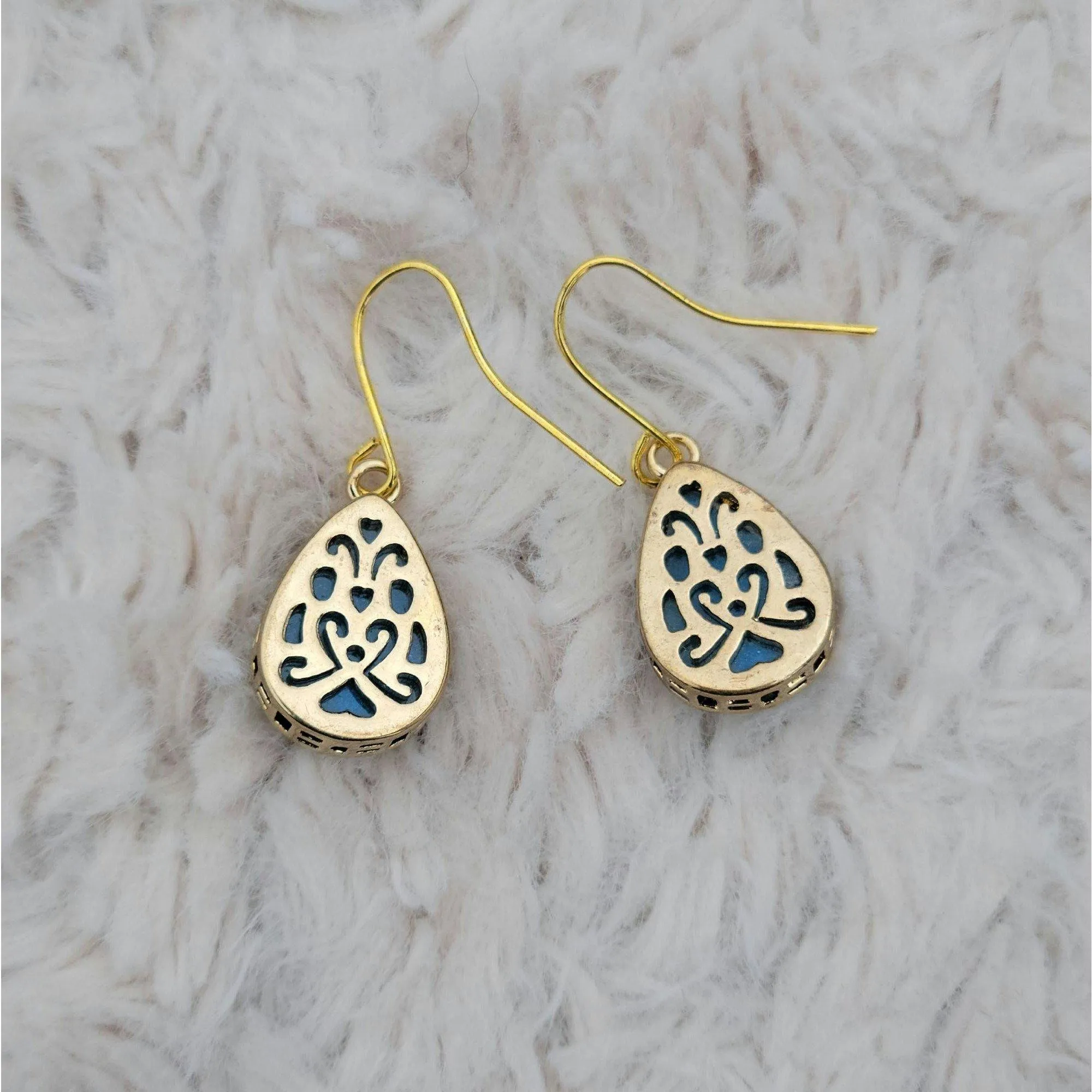 NEW Purple Druzy Dangle Drop Gold Tone Earrings - 1.25" Total Length