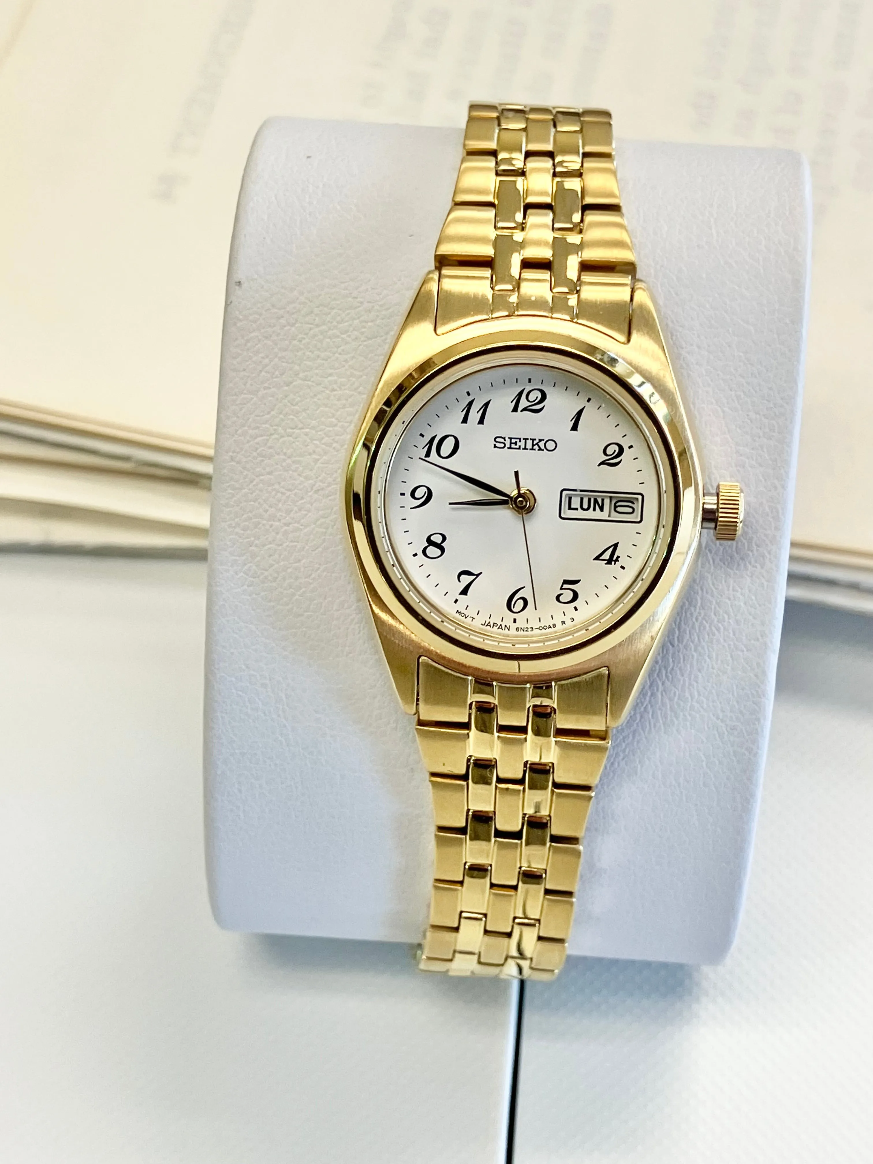 Seiko Women's Watch With Day Date Calendar
