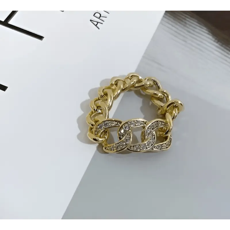 Soft Chain Snake Bracelet: Adjustable Length & Unique Horseshoe Design