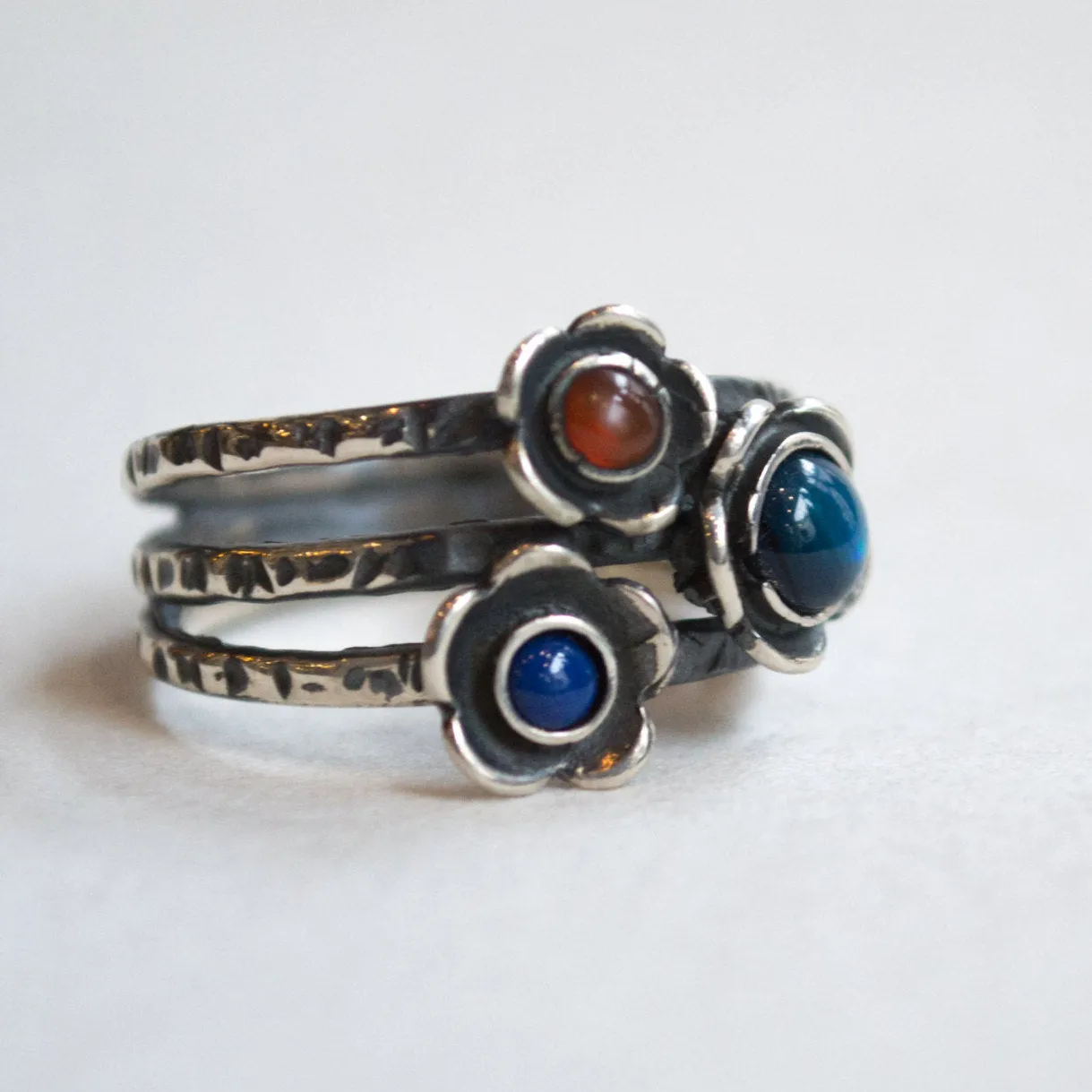 Sterling Silver Ring with Coral, Lapis, and Agate - Guess.