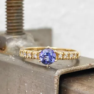 Stunning Solitaire Tanzanite with Diamond Shoulder Yellow Ring