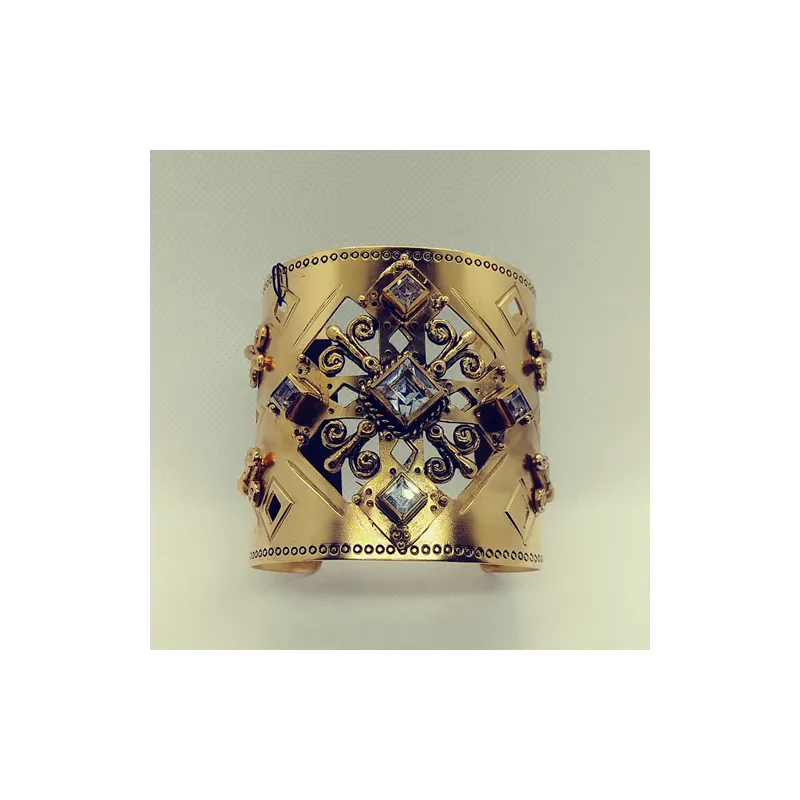 The Paloma Cross Cuff (C:TPC-bg-sq1-a1)