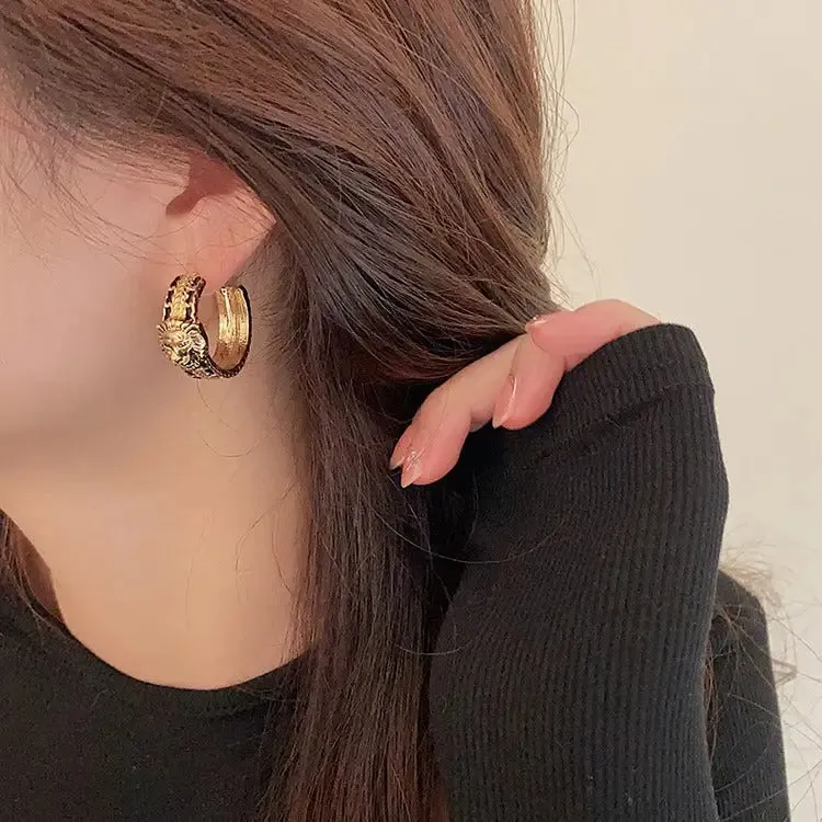 Vintage-Inspired Lion Hoop Earrings for a Chic Look